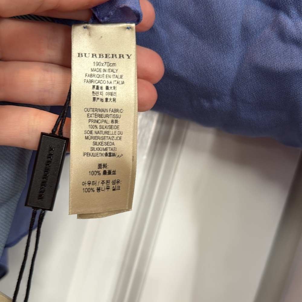 Silk Burberry Mega Check scarf - Picture 3 of 11